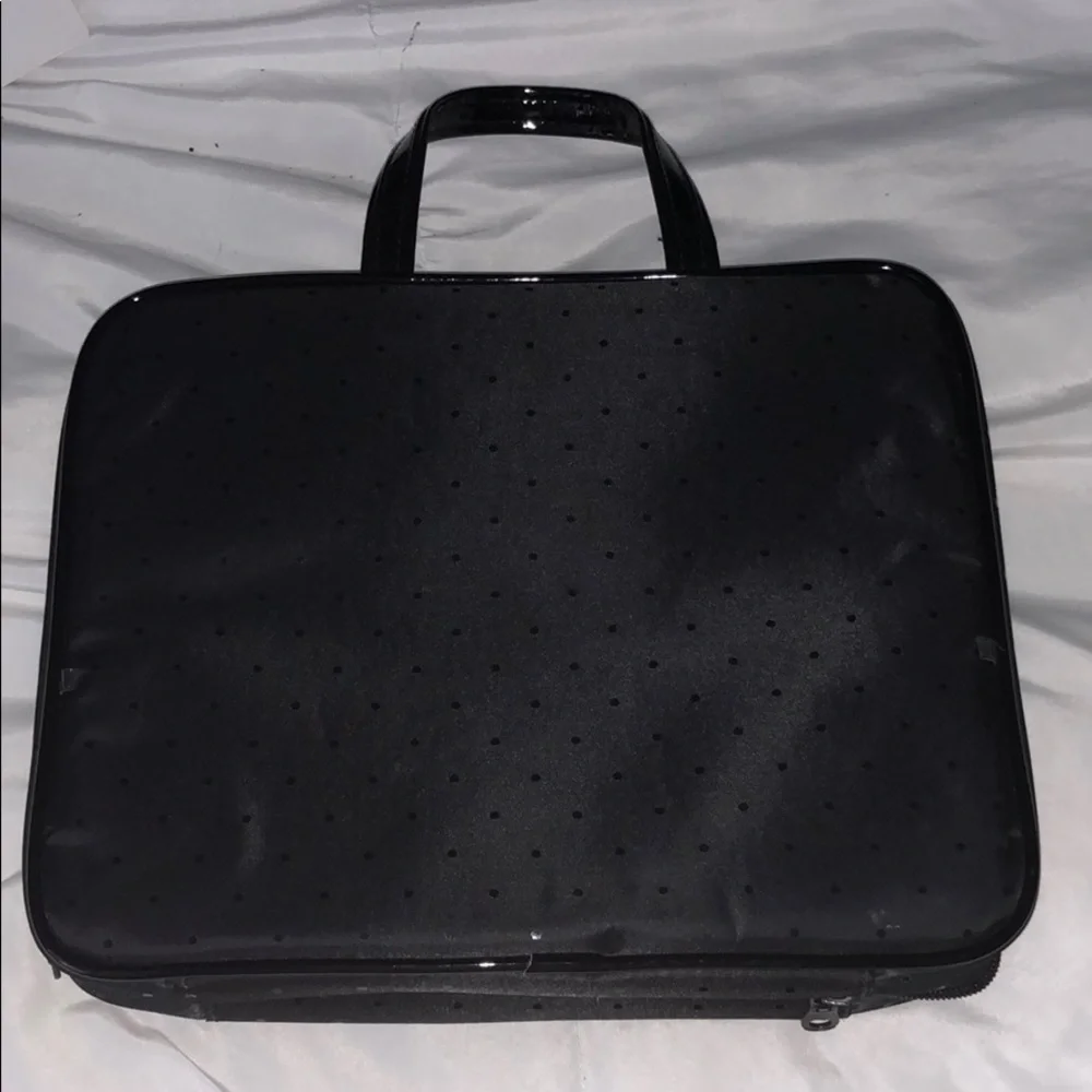 Black cosmetic case